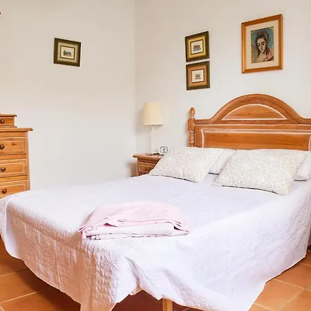 4 Bedroom Beautiful In Holiday home *