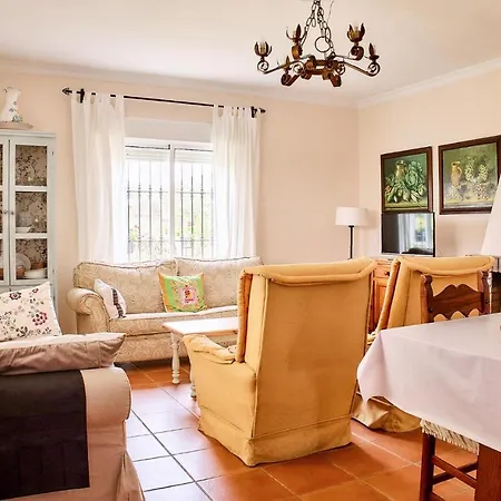4 Bedroom Beautiful In Holiday home